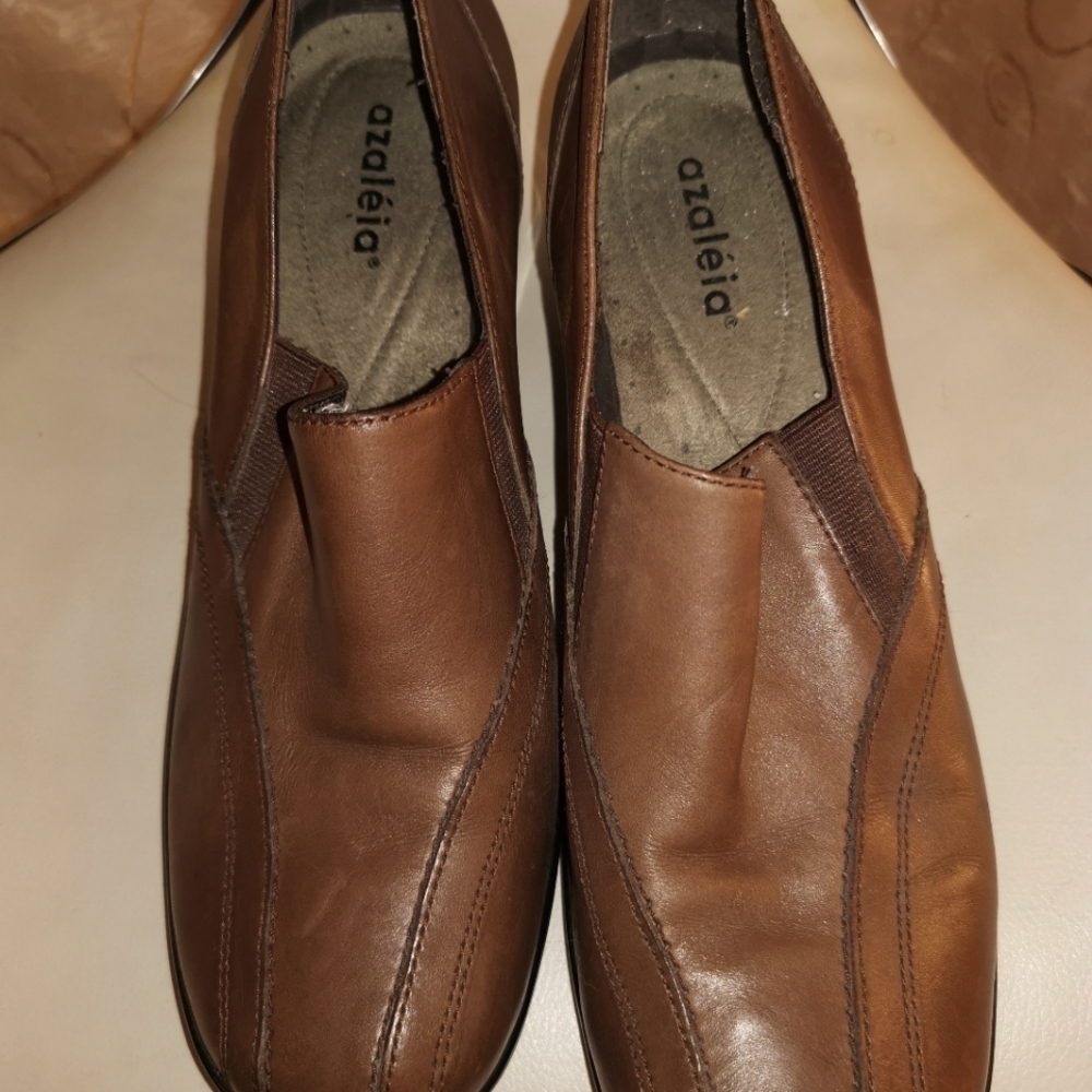 Azaleia Walking Leather shoes